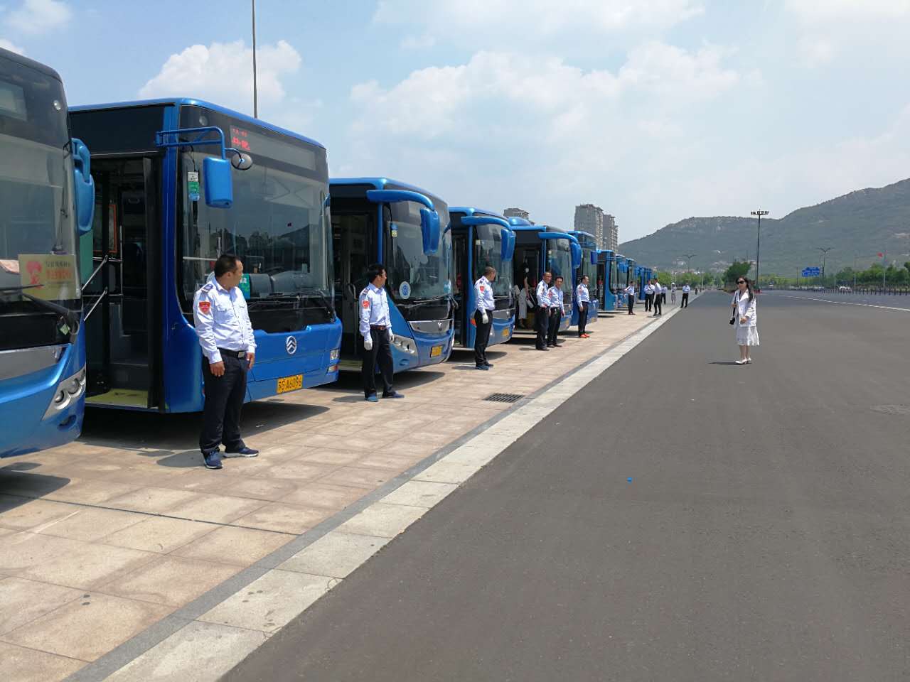 公交海州公司圆满完成苍梧小学定制公交输送任务